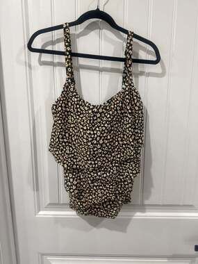 Coco Reef Animal Print Tiered Ruffle Bra Sized Tankini Top Size 36DD